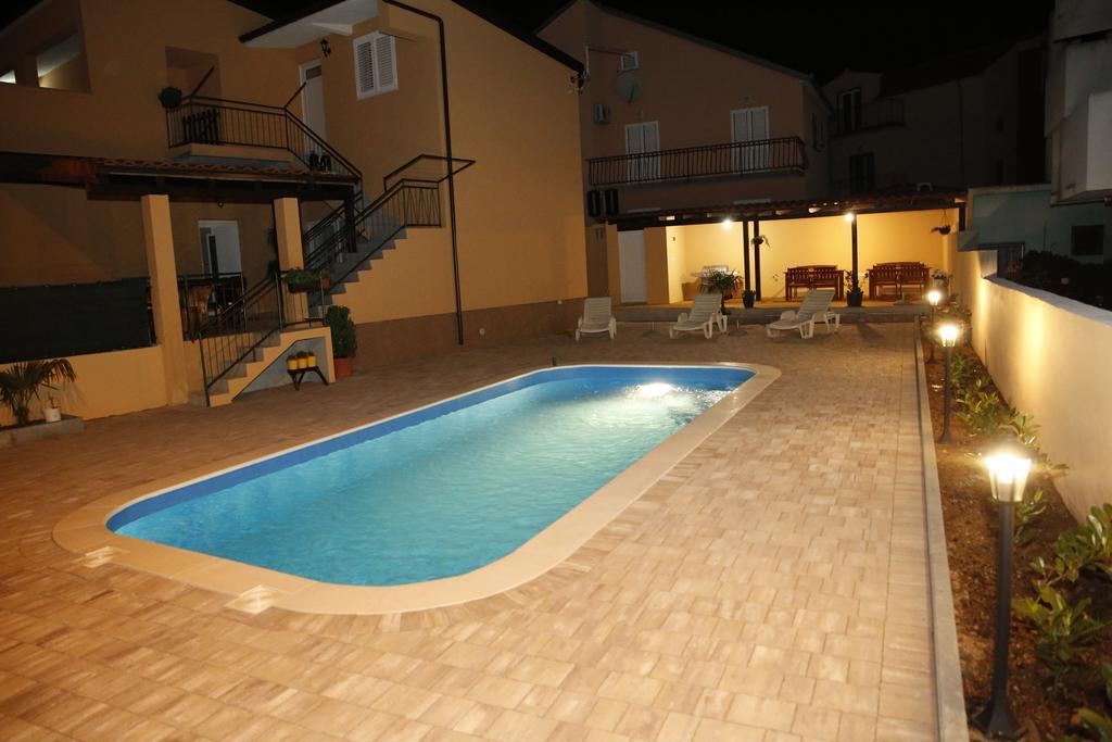 Apartmani Sprljan Водице Экстерьер фото