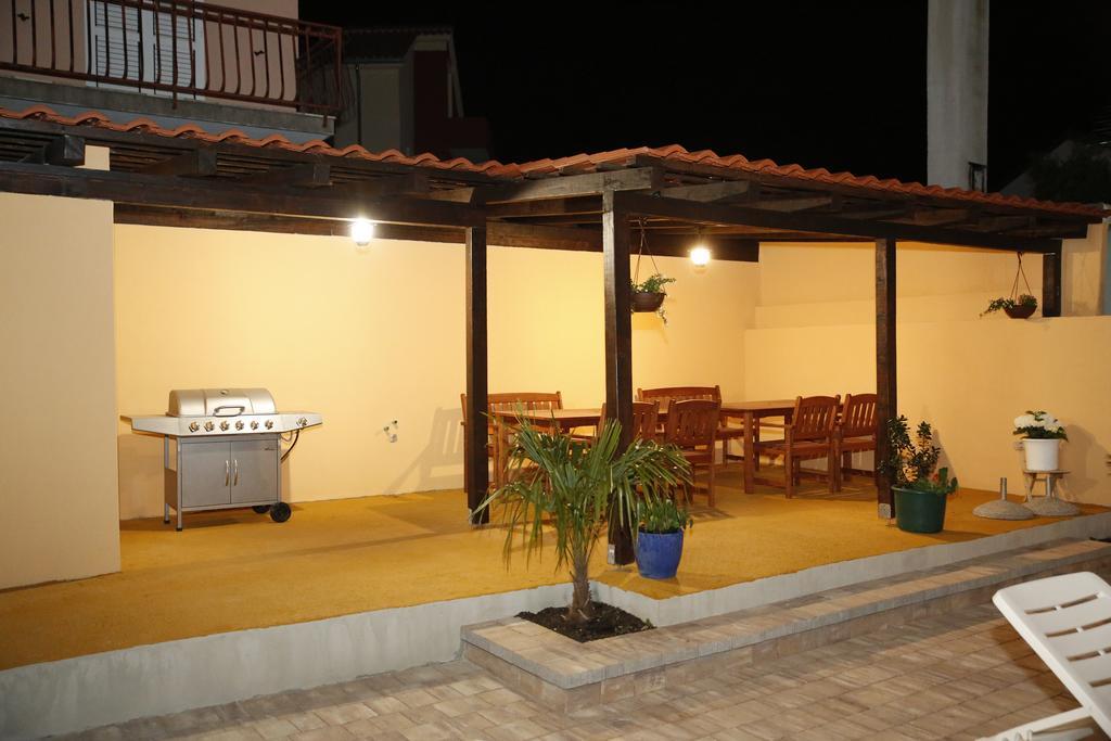 Apartmani Sprljan Водице Экстерьер фото
